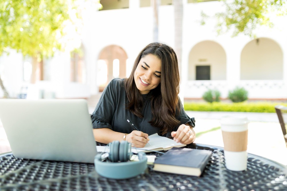 Top Reasons Students Prefer Chandigarh University for Online Learning